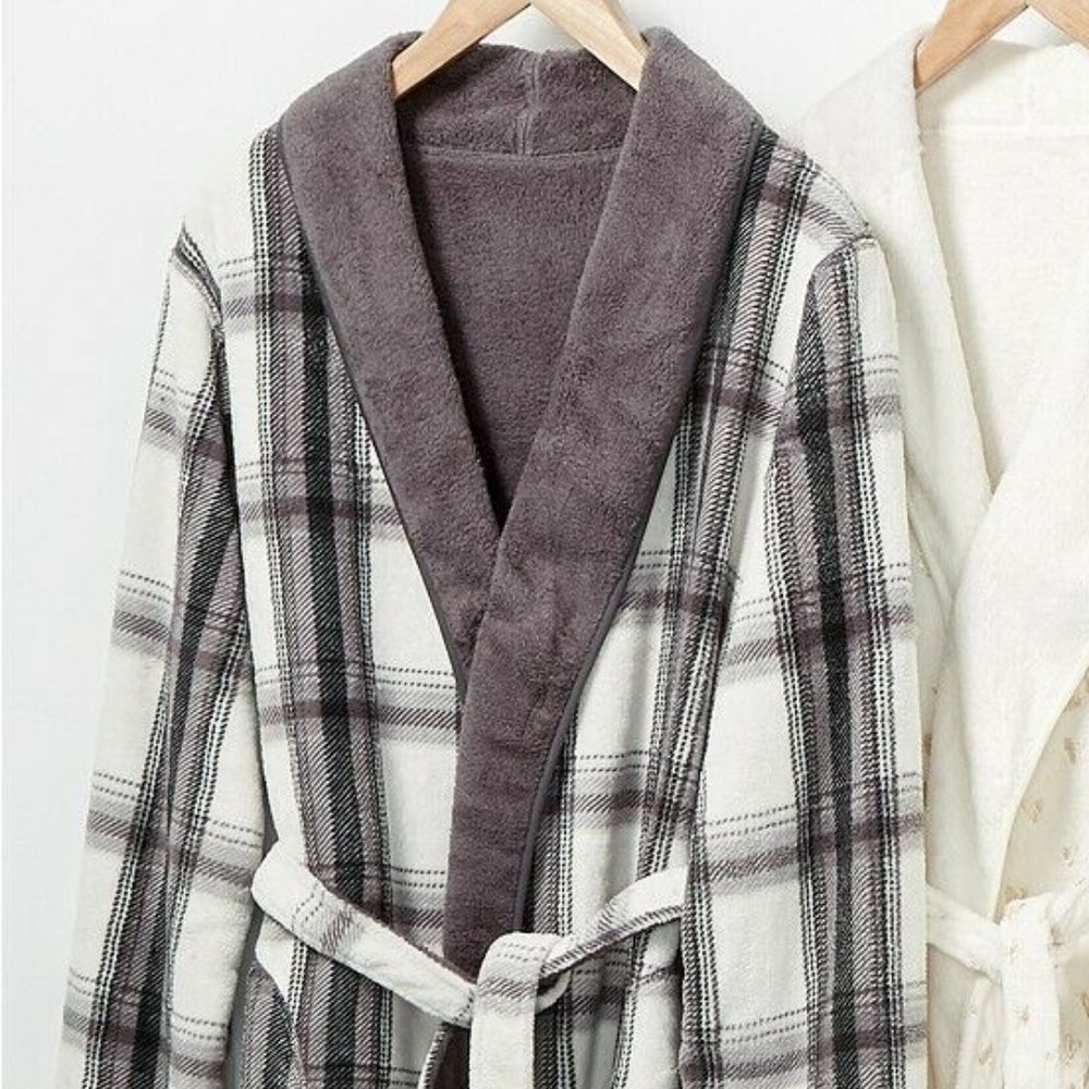 Martha Stewart Collection Reversible Plaid Plush Robe - ONE SIZE - Gray